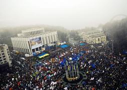 Vista general de la manifestación en el centro de Kiev. / Afp