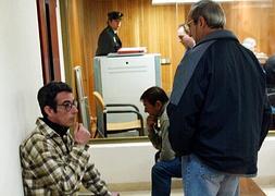 Varios etarras, en el banquillo de los acusados, en 2003. / Archivo