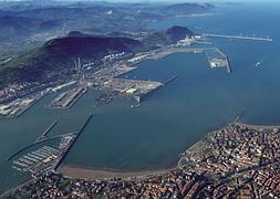 Vista del puerto de Bilbao. / Archivo