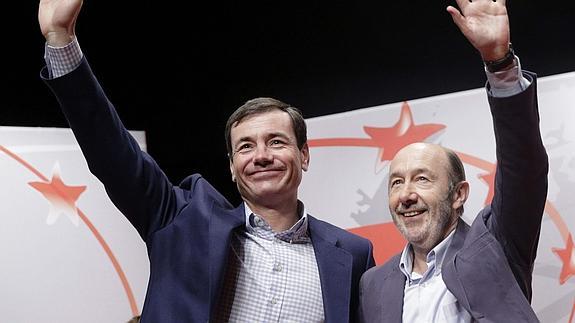 El secretario general del PSOE, junto al líder de los socialistas madrileños, Tomás Gómez. 