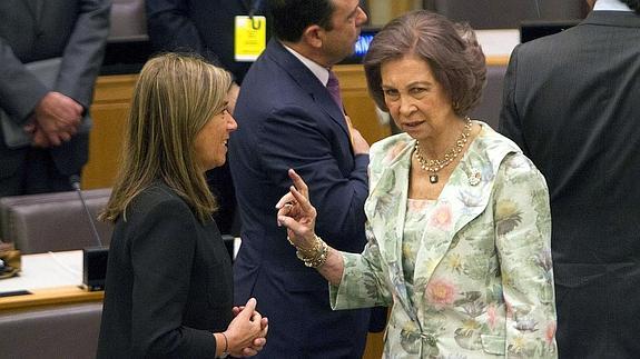 La Reina habla con Ana Mato hoy en Naciones Unidas.