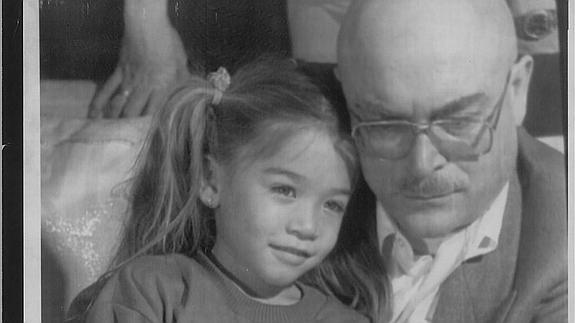 Raymond Nakachian, junto a su hija Melodie. 