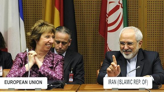 Catherine Ashton y Mohamed Yavad Zarif. 