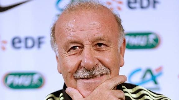 Del Bosque sonríe durante la rueda de prensa. 