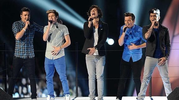 One Direction, durante una actuación. 