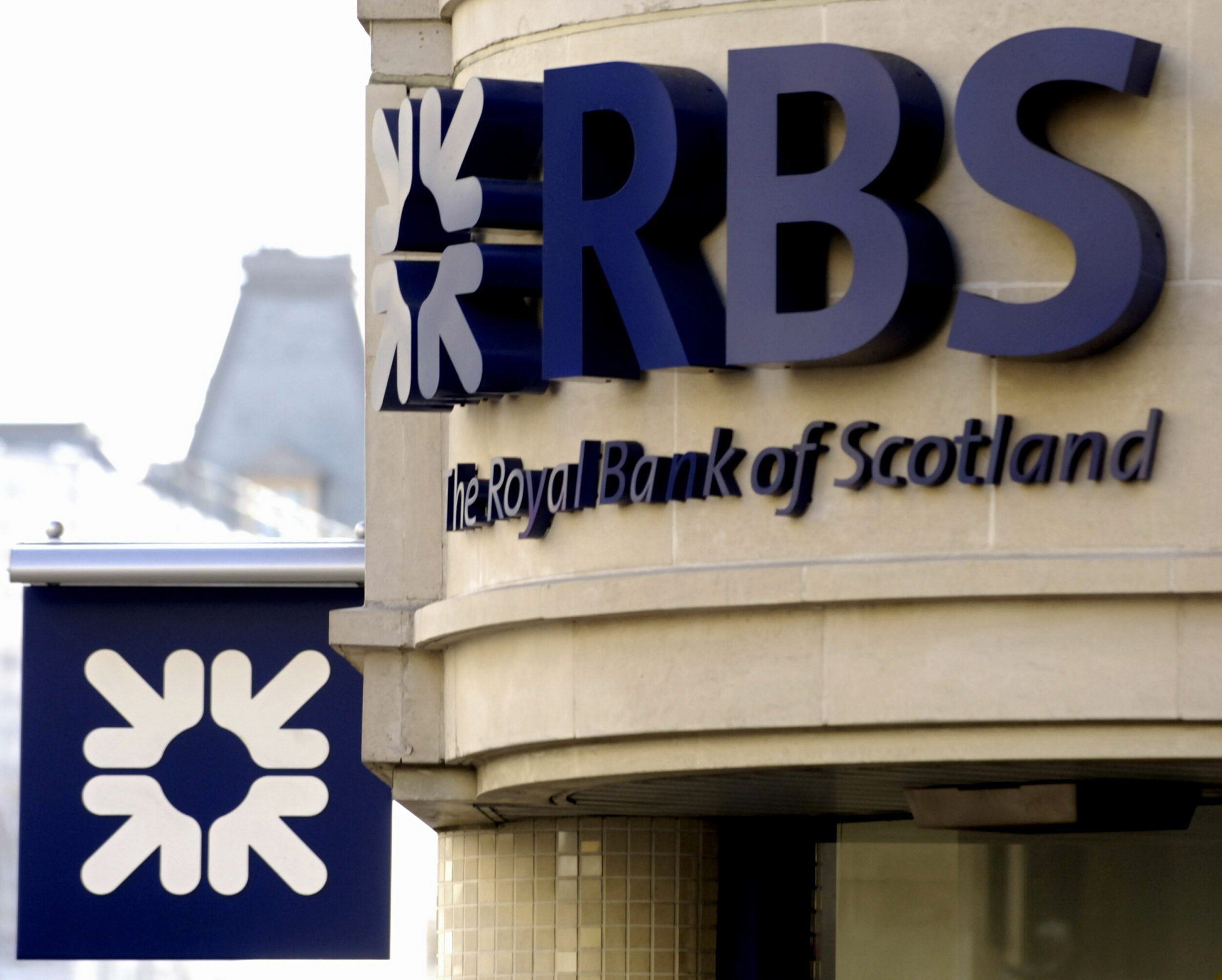 El Royal Bank of Scotland desplazará su sede a Inglaterra si Escocia se independiza