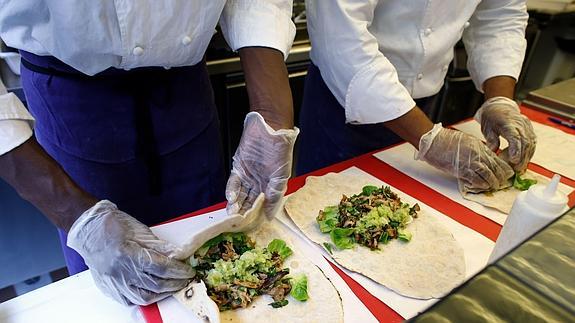 Detectan carne de caballo, pollo y pavo en los kebabs de ternera