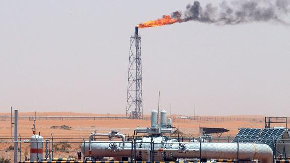 Campo petrolífero de Arabia Saudí. 