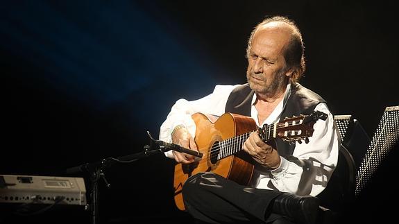 Paco de Lucía, durante un concierto en Vitoria en 2013 