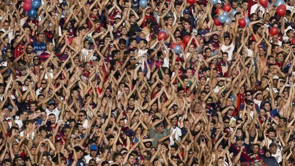 Aficionados de San Lorenzo, durante el partido contra Huracán. 