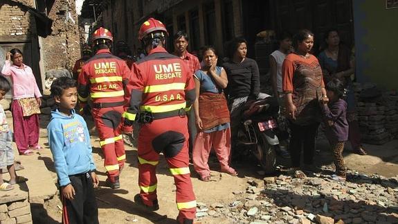 Miembros de la Unidad Militar de Emergencias.