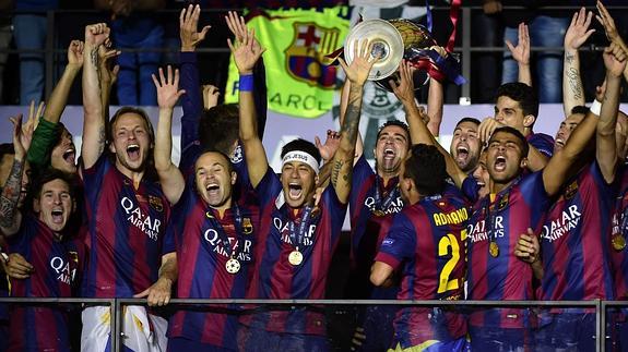 Los jugadores del Barcelona celebran el título logrado en Berlín. 