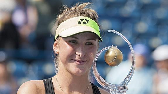 La tenista suiza Belinda Bencic, tras conquistar el Torneo de Toronto.