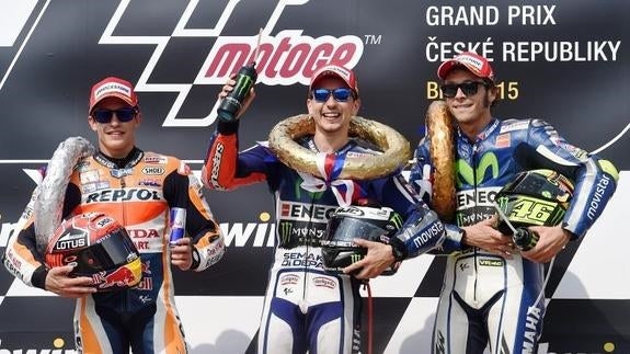 Márquez, Lorenzo y Rossi en el podio de Brno. 