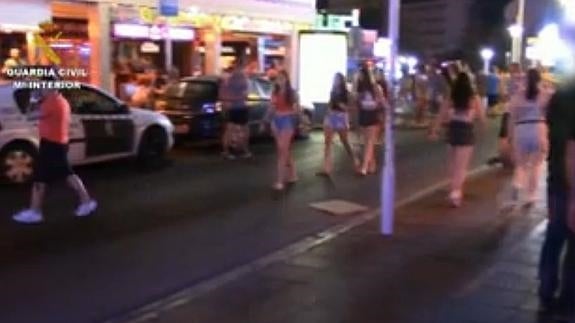 Veinte detenidos en Magaluf por estafar a turistas clonando sus tarjetas en clubs de alterne