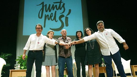 Acto de presentación de los candidatos de 'Juntos por el Sí'. 