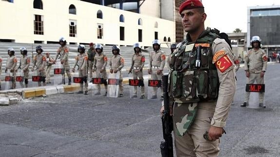 Miembros de los servicios de seguridad iraquíes.