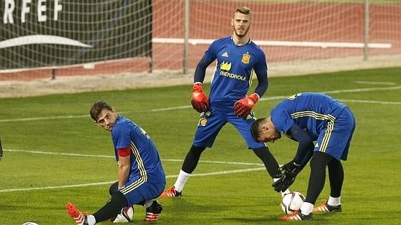 Casillas, De Gea y Sergio Rico. 