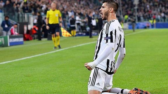 Álvaro Morata celebra un gol con la Juventus. 