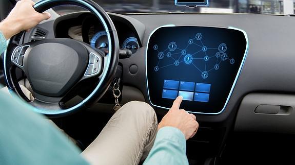 El sistema de identificación no requiere del uso de otros elementos ajenos al coche.