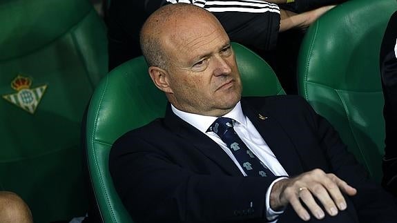 Pepe Mel, en uno de sus últimos partidos con el Betis. 