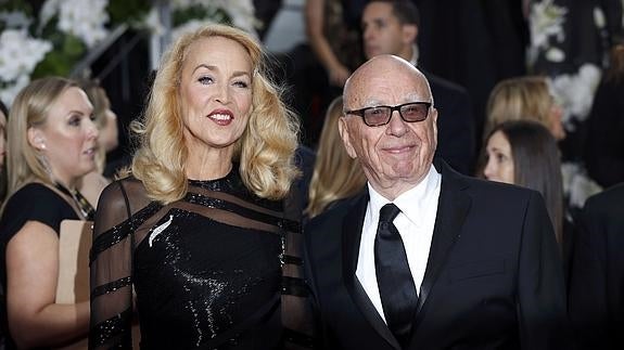 Jerry Hall y Rupert Murdoch, en los pasados Globos de Oro.