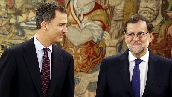 El Rey, junto a Mariano Rajoy esta tarde en la Zarzuela. 