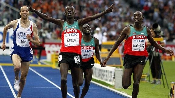 Tres atletas kenianos durante los Mundiales de Berlín. 