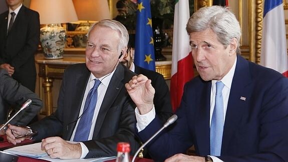 Jean-Marc Ayrault y John Kerry. 