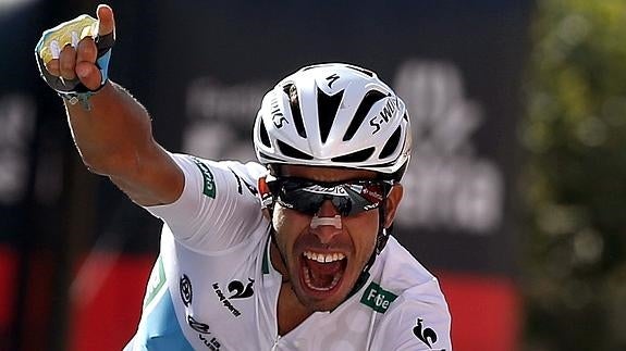 Fabio Aru celebra una victoria en la Vuelta a España. 