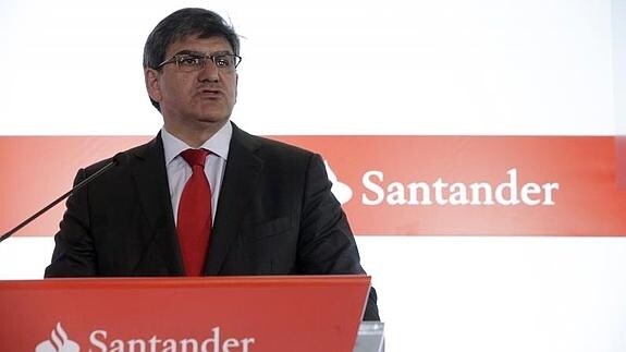 El consejero delegado del Banco Santander, José Antonio Álvarez (c).