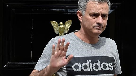 José Mourinho, a su llegada a la presentación.