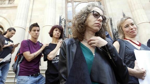 Ester Quintana sale de la Audiencia de Barcelona tras conocer la sentencia. 