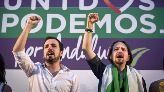 Alberto Garzón y Pablo Iglesias, durante un acto electoral de Unidos Podemos en Jerez de la Frontera.