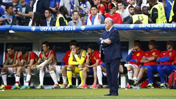 Vicente del Bosque, durante el partido ante Italia.