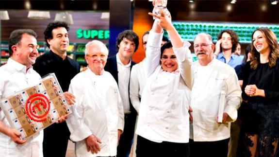 Virginia celebra su premio en 'Masterchef'.