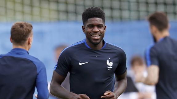 Umtiti, durante un entrenamiento con la selección francesa. 