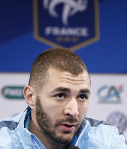 Karim Benzema, durante una rueda de prensa con la selección francesa de fútbol. 