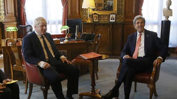 Boris Johnsony John Kerry, hoy en Londres.