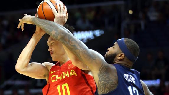 El equipo chino de baloncesto, en un amistoso ante Estados Unidos. 