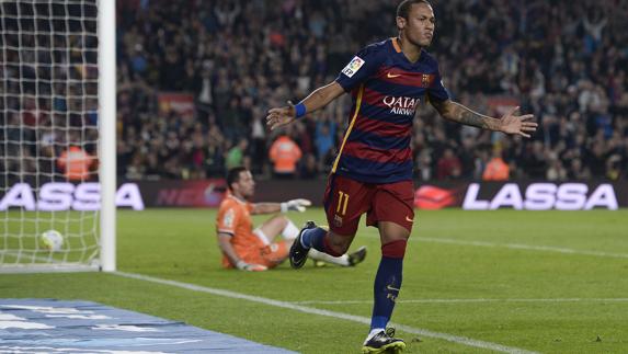 Neymar celebra un gol con el Barcelona.