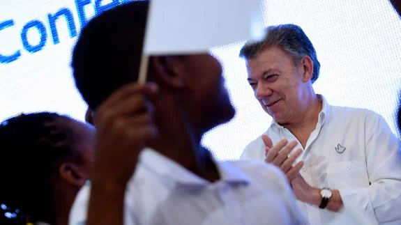 Juan Manuel Santos durante el acto de clausura del 53° Congreso Nacional de Confecámaras.