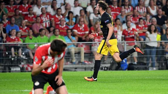 Saúl Ñíguez celebra su gol. 