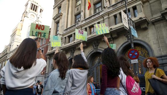 La manifestación convocada por la Plataforma por la Escuela Pública.