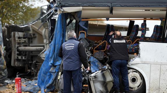 El autocar accidentado en Arras (Francia).