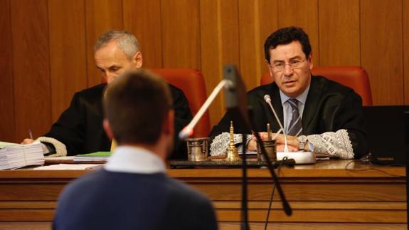 'Daniel' se derrumba entre insultos a los romanones: «Tenía pánico cada vez que dormía allí»