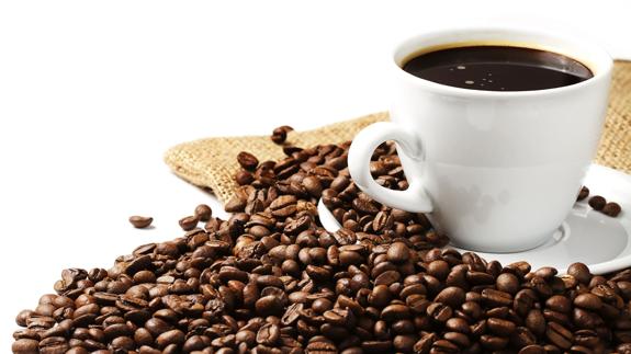 La cafeína estimula una enzima que protegería contra la demencia.