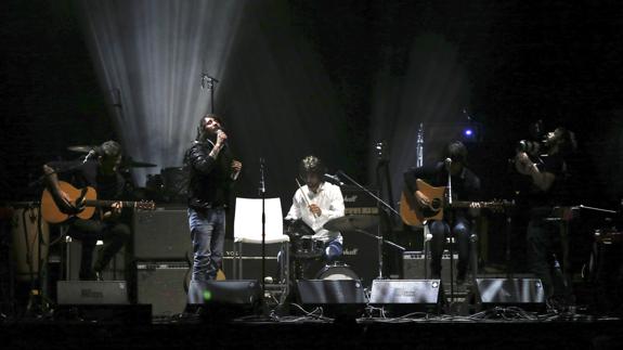 Actuación de Lori Meyers en el homenaje a El Penta.