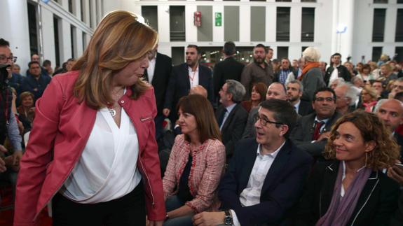 Susana Díaz y Patxi López, en el acto de homenaje a Carme Chacón.