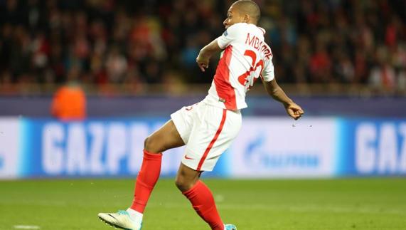 Kylian Mbappé remata para marcar el 1-0. 